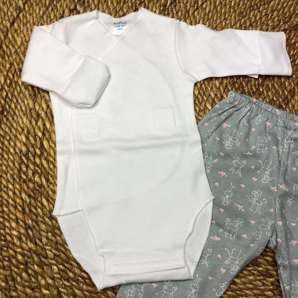 New 8 to 11 Pounds Newborn 3 Piece Bundle Baby Girls Infant Infants Newborns Dog